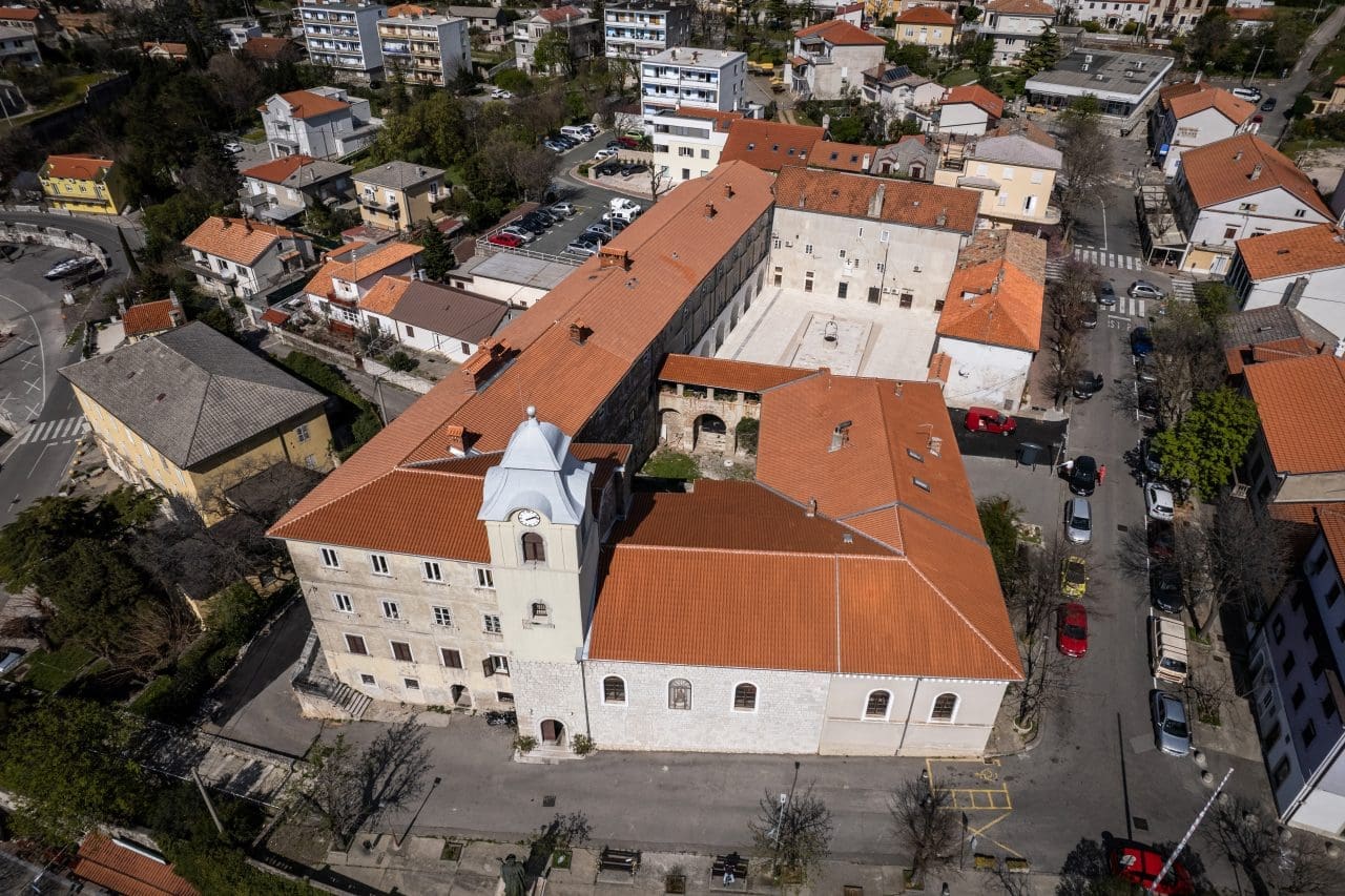 Stari grad Zrinski i Crkva Sv. Nikole Stari grad Zrinski i Crkva Sv. Nikole